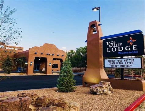Taos valley lodge - Many travelers value the Taos Valley Lodge for its prime location, near all key attractions. They also appreciate the reasonable prices and high-quality renovations. The hotel’s 